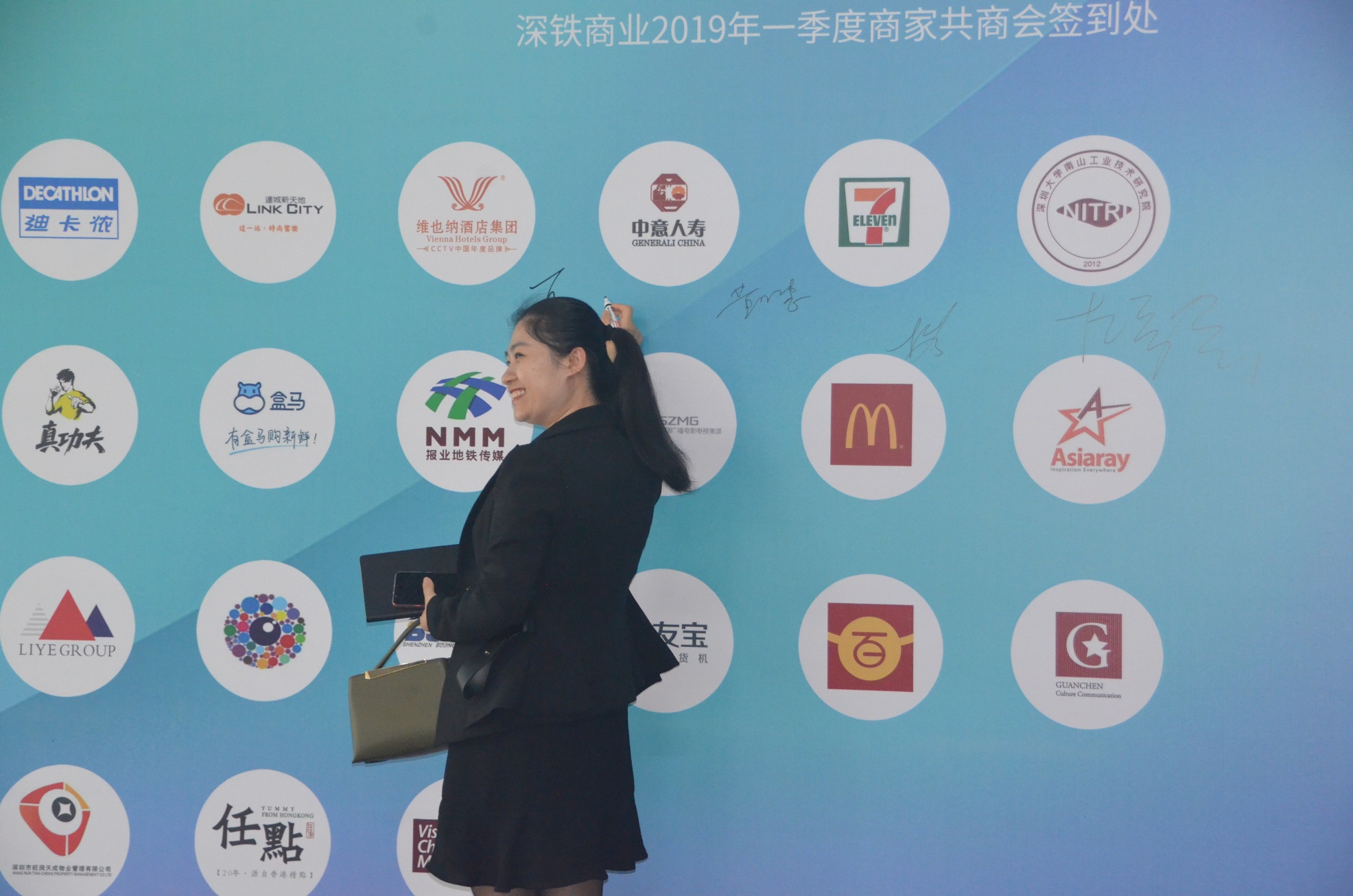 1583679405011000637.jpg 11.jpg