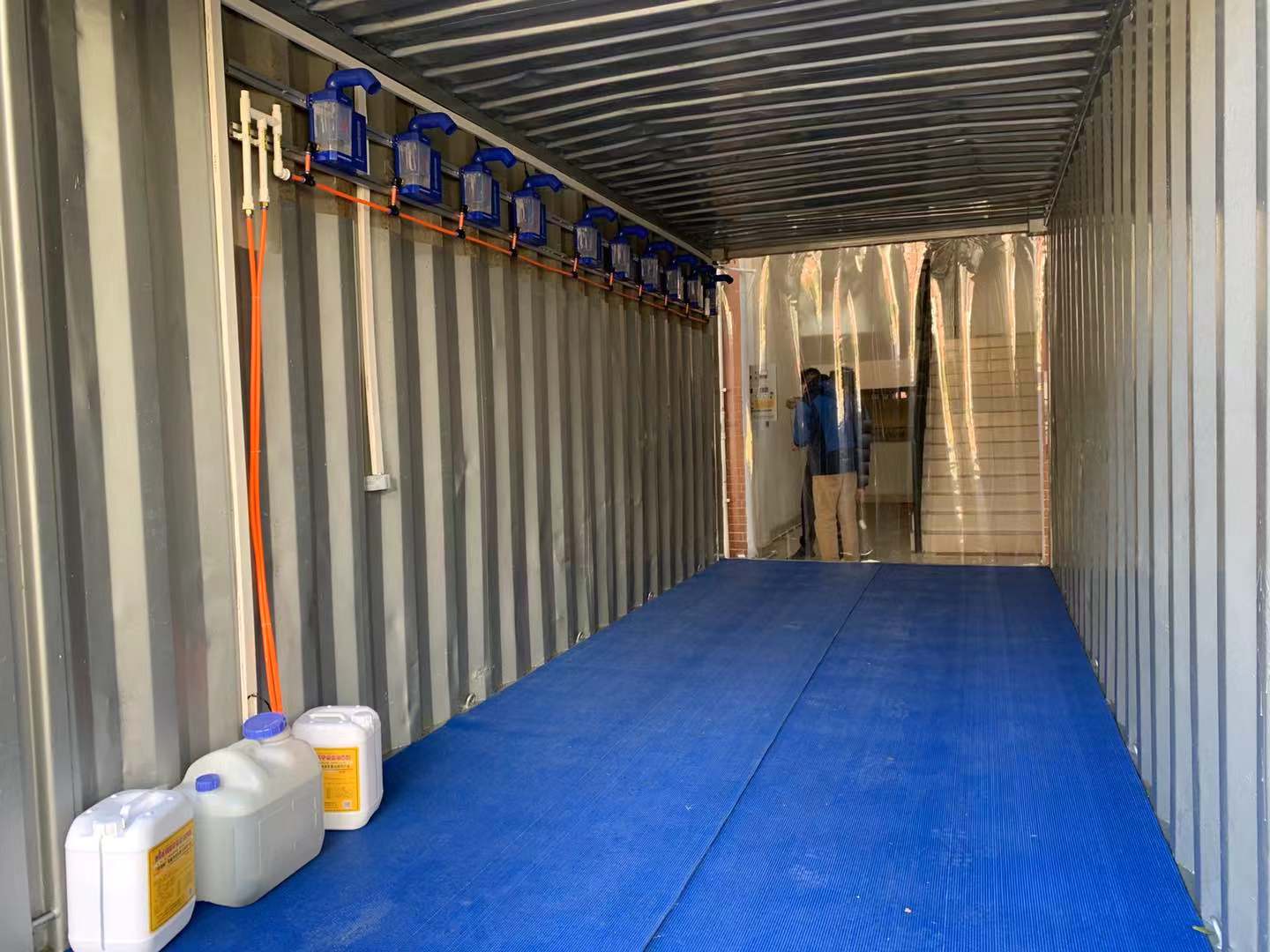 1589452457145049288.jpg 消毒通道内景.jpg