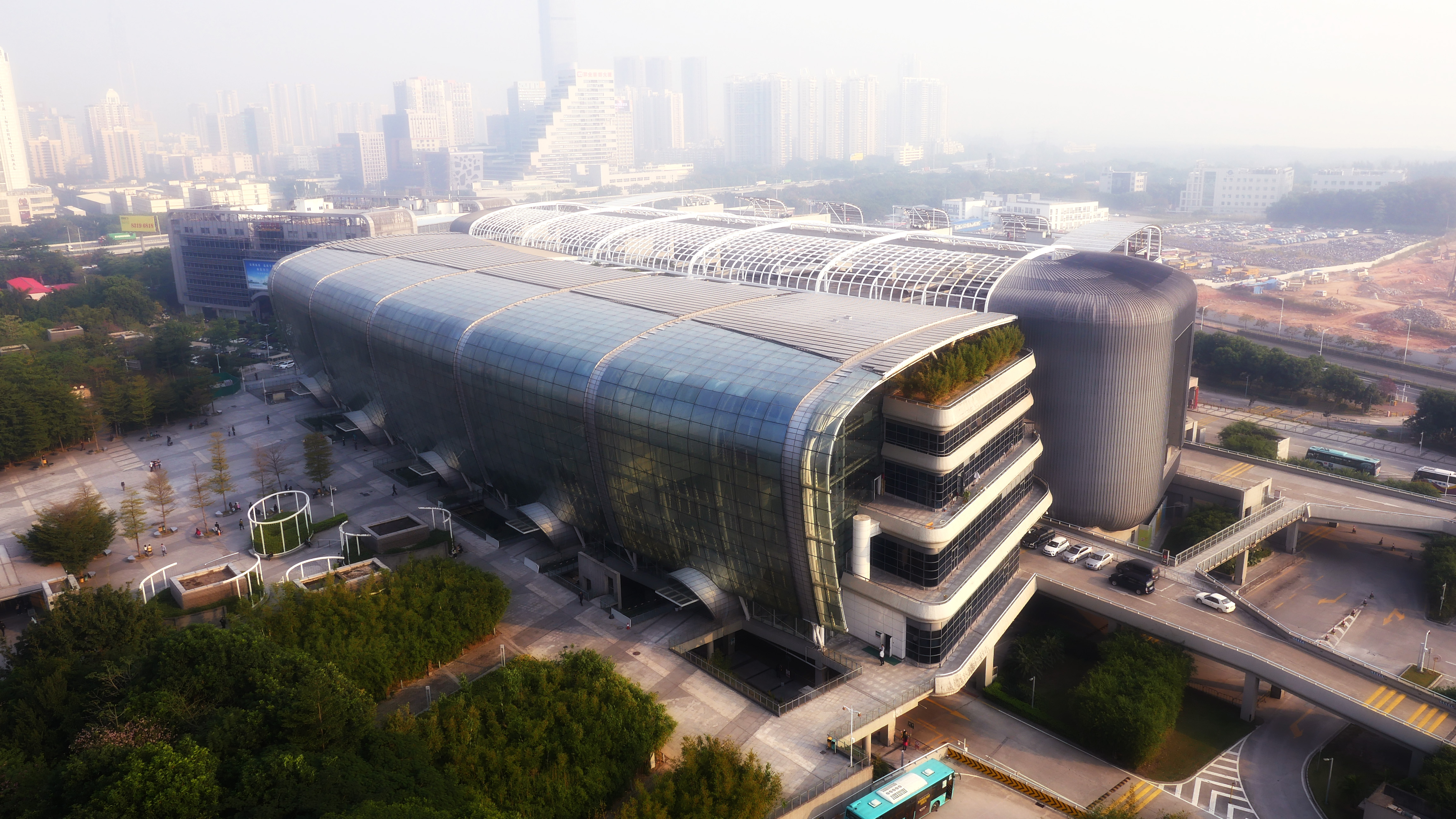 1594953221936065646.jpg 深圳市福田交通综合枢纽换乘中心.jpg