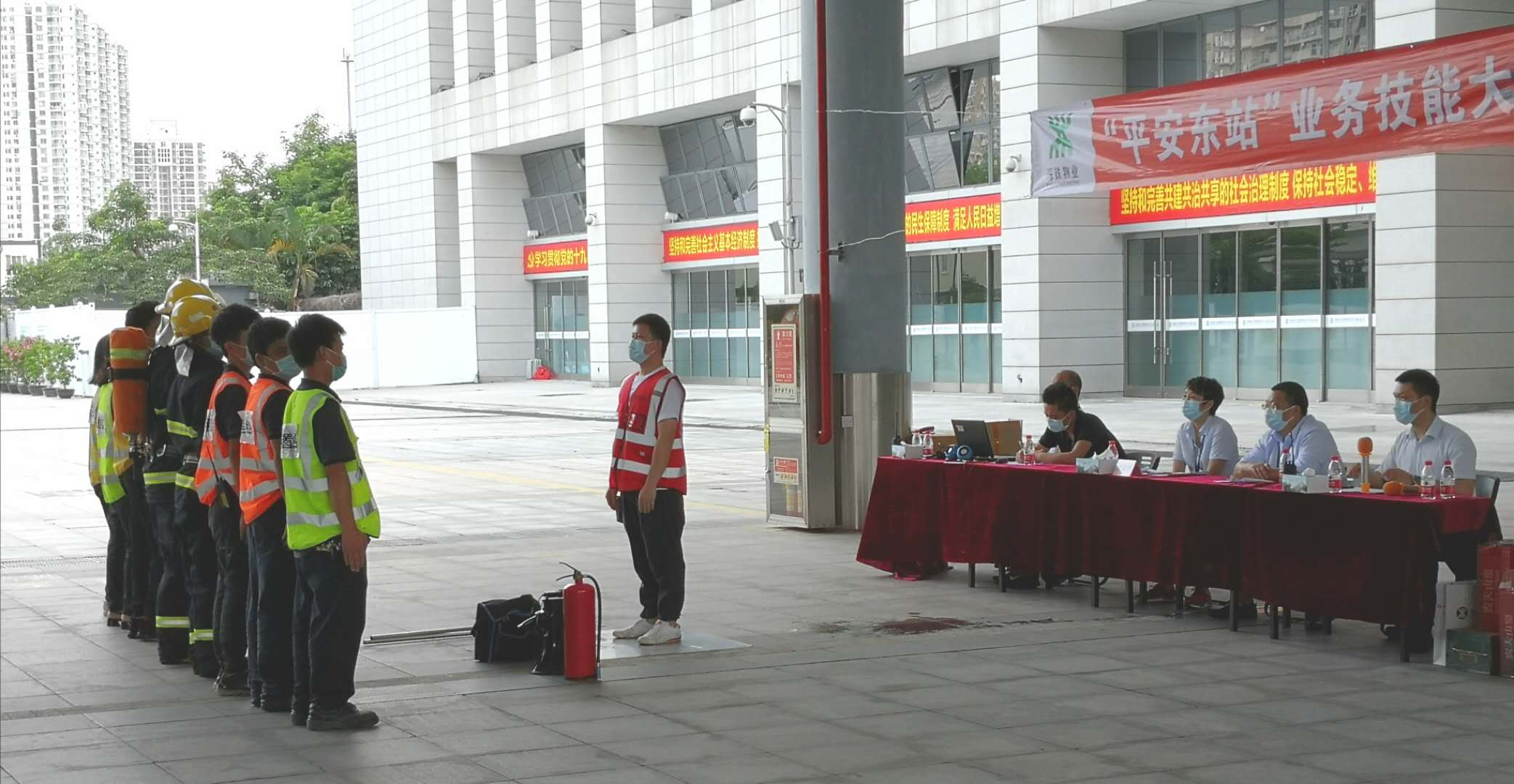 1596789512396067458.jpg 以赛促训,比武练兵两不误.jpg