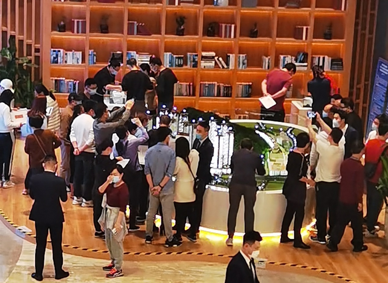 1618480405362072937.jpg 附件1:ONEPay
懿府展示馆人气爆棚.jpg