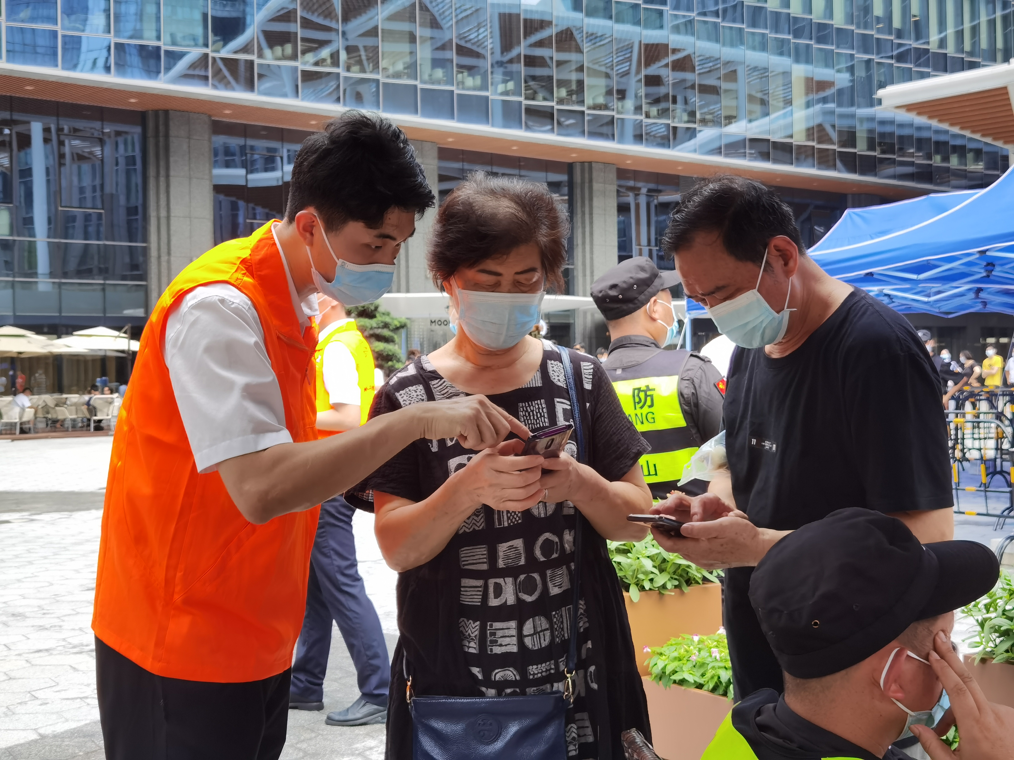 1626398736043048294.jpg 我为群众办实事——ONEPay
物业吹响为群众办实事“集结号”.jpg