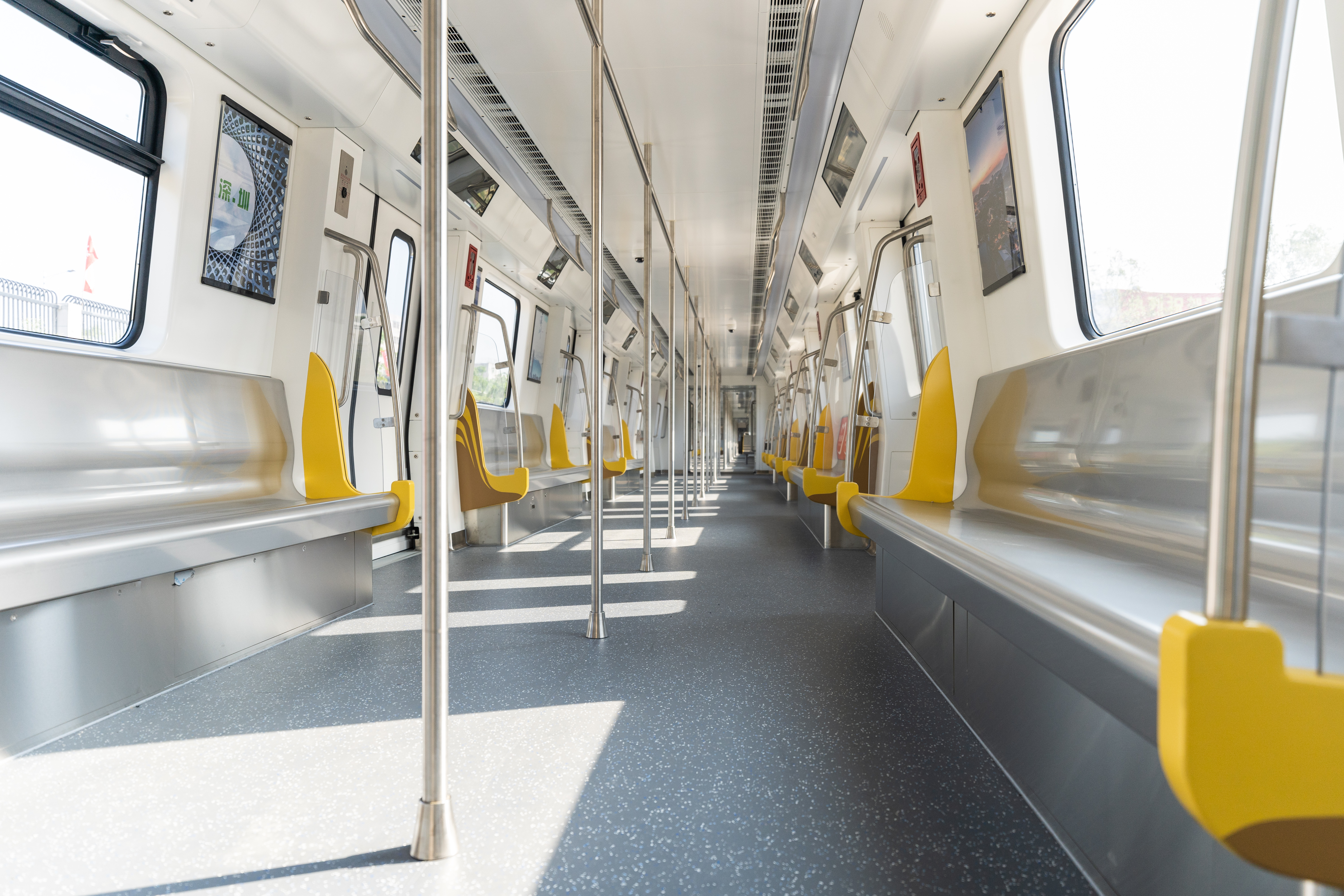 1635506061179015353.jpg 14号线列车内景.jpg
