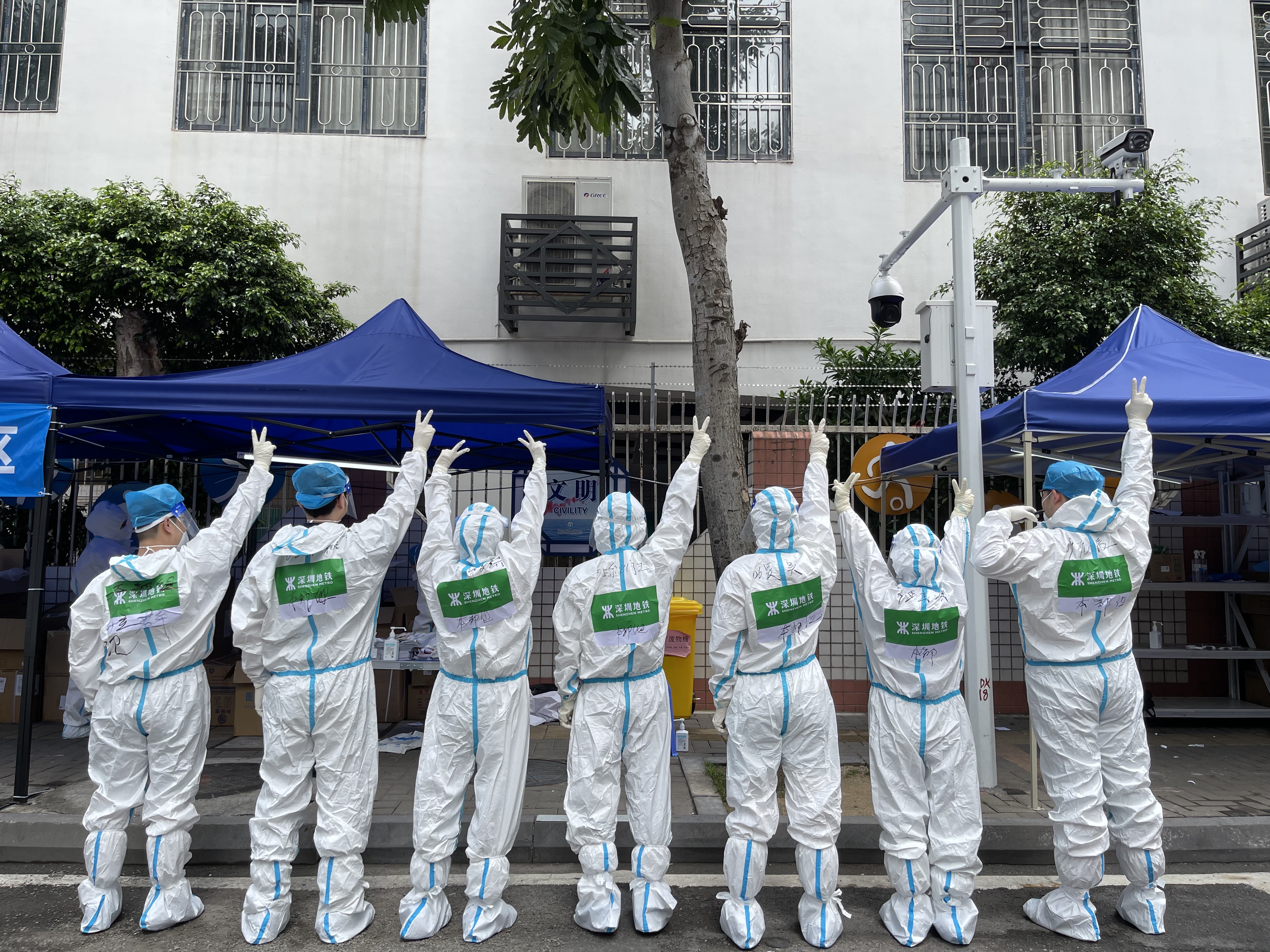 1647833605213083204.jpeg ONEPay
人化身“大白”“小红”“小蓝” 科学有序参与疫情防控5.jpeg