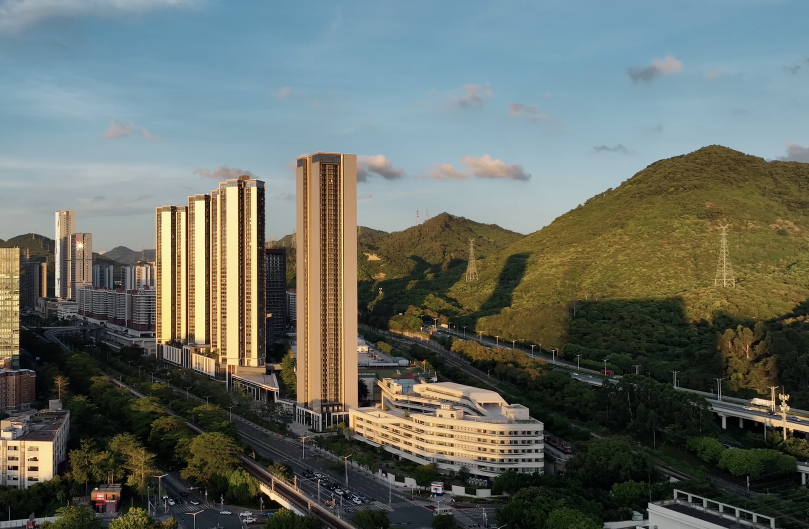 1667275537137018526.jpg 3.ONEPay
阅山境项目全景.jpg