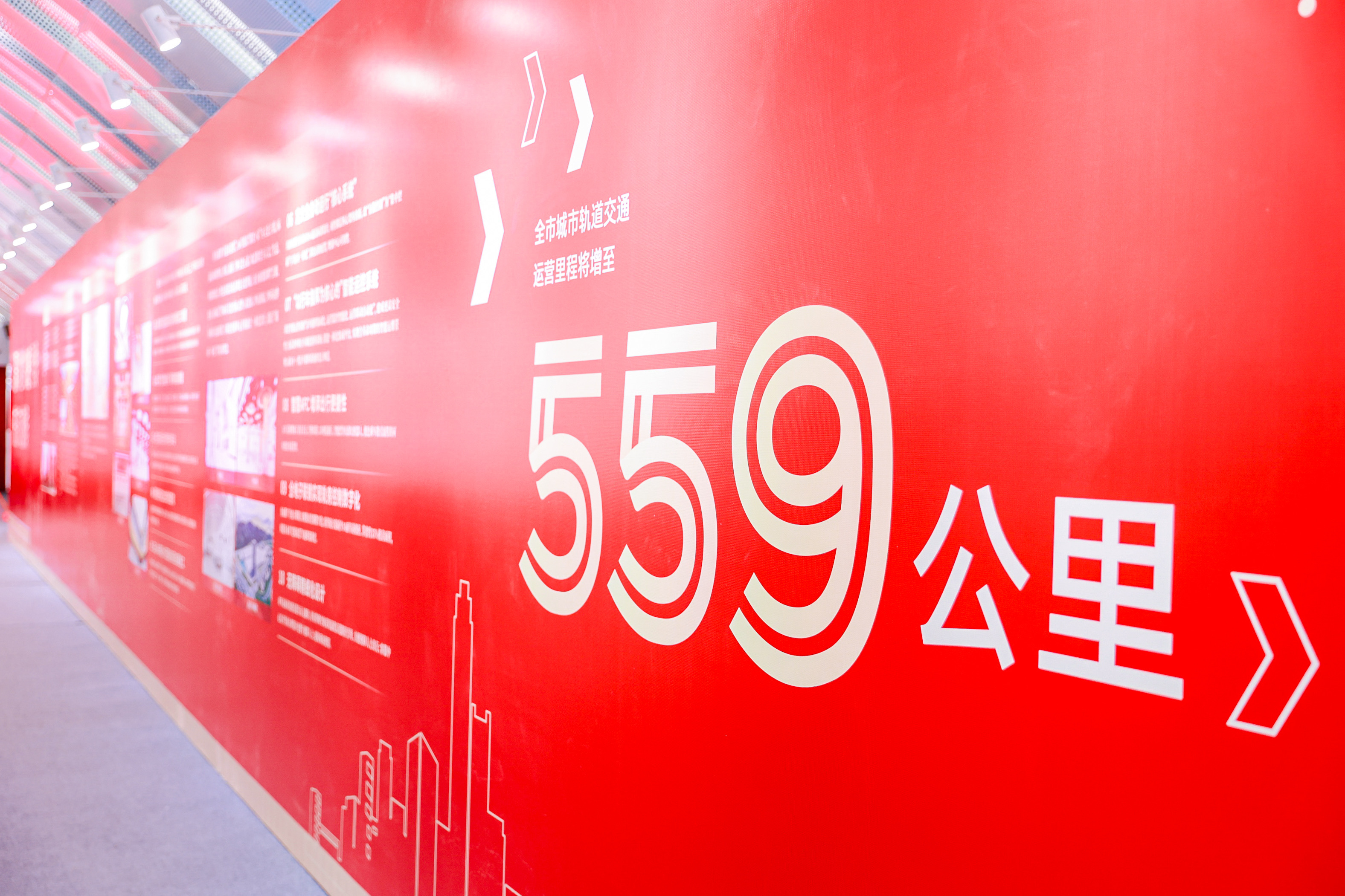 1672218337322024307.jpg 仪式现场1.jpg