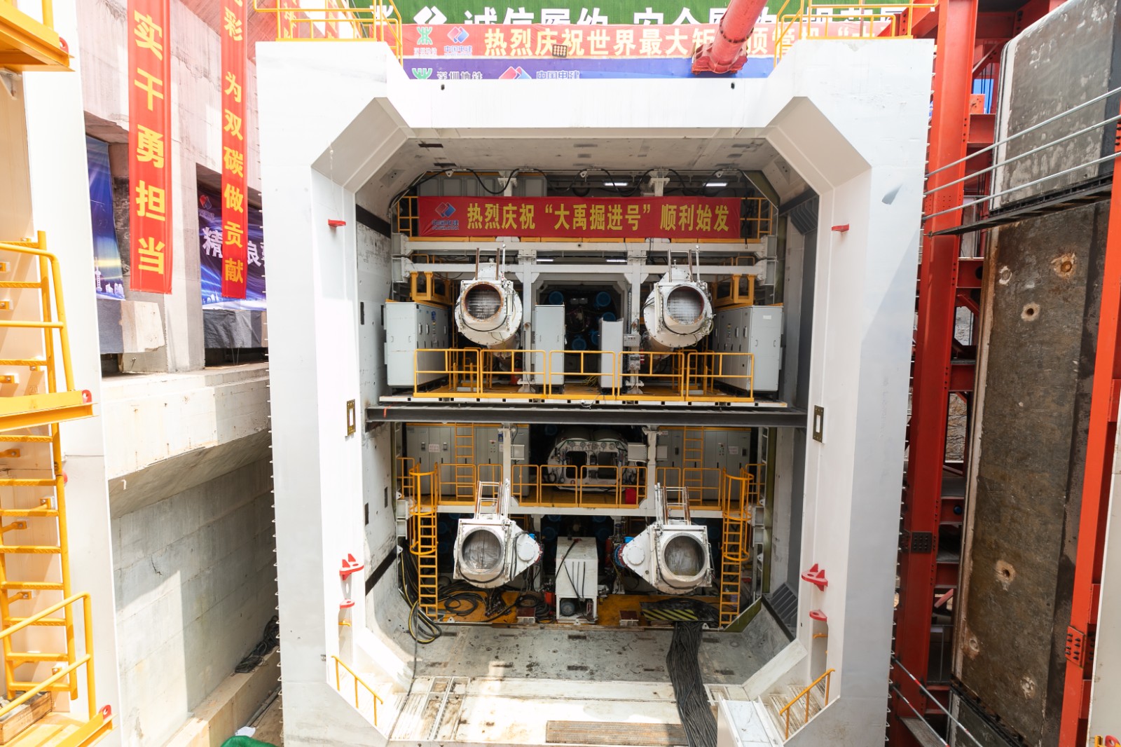 1681807332438002243.jpg 9O7A0351.jpg