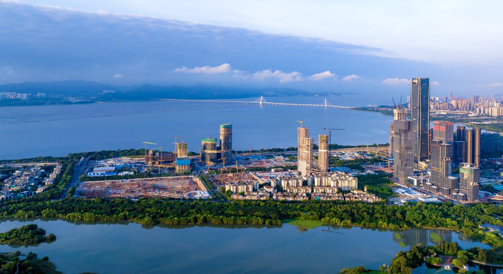 1694771580409077772.jpg 深湾汇云中心实拍.jpg