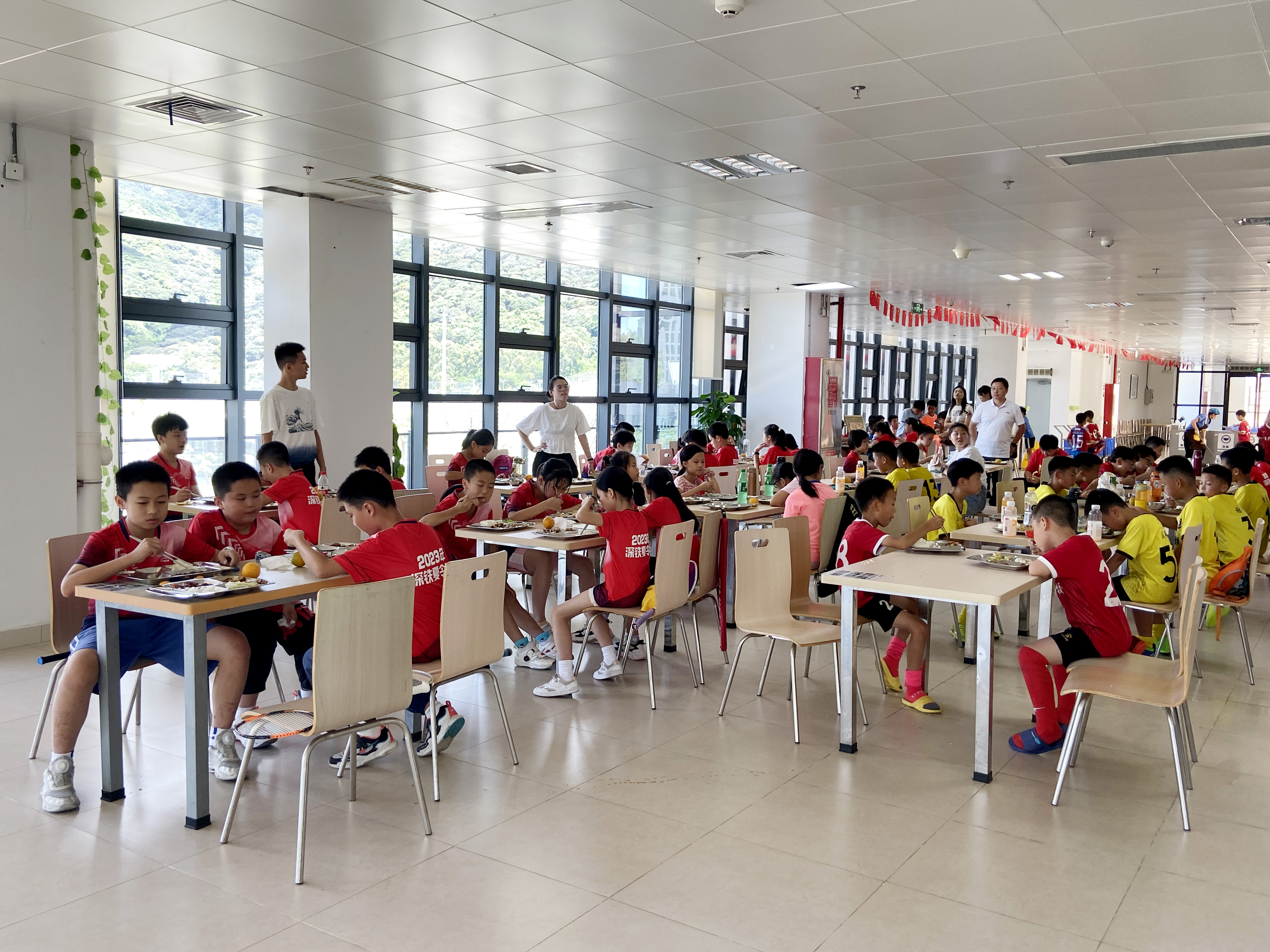 1709894519010095301.jpg 午餐时间.jpg