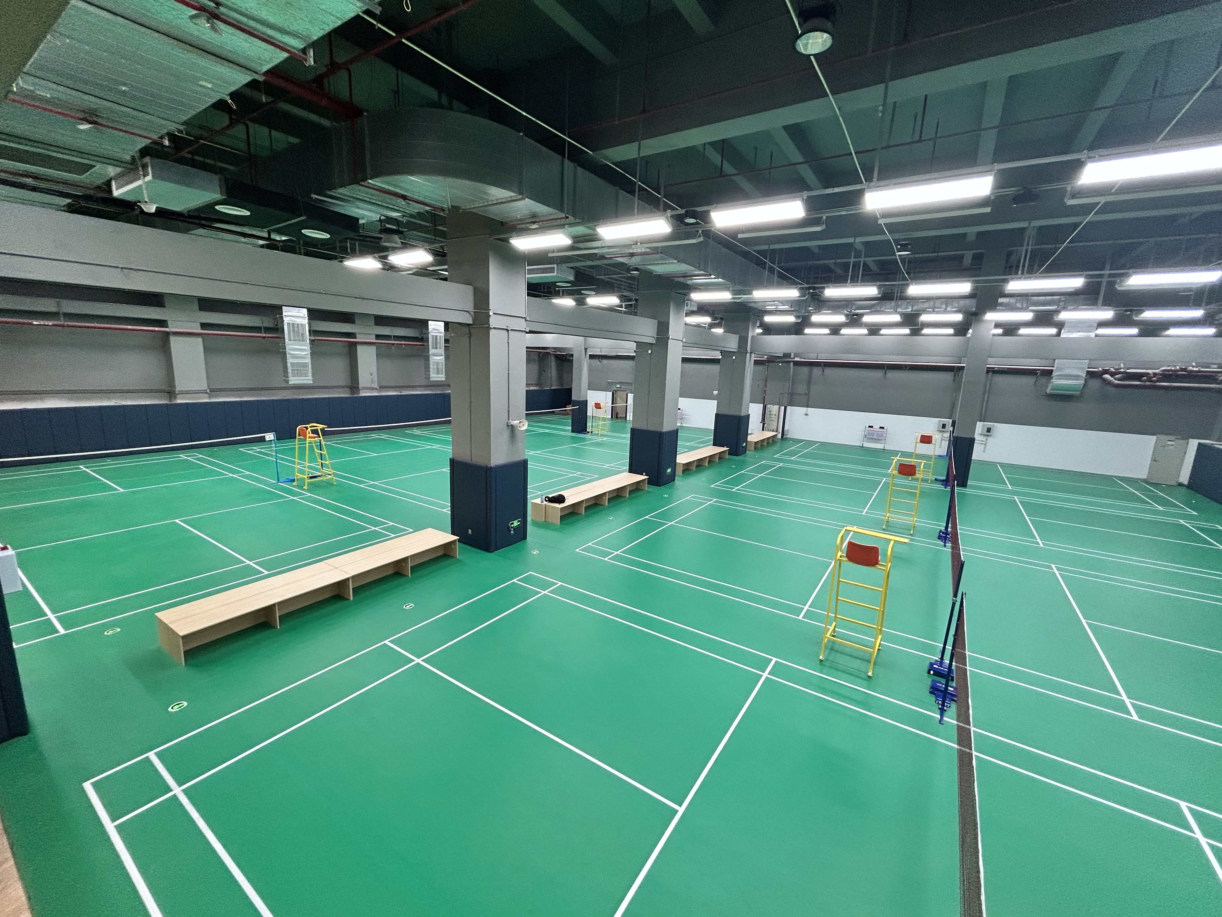 1709895119611070883.jpg 民乐运动馆羽毛球场.jpg