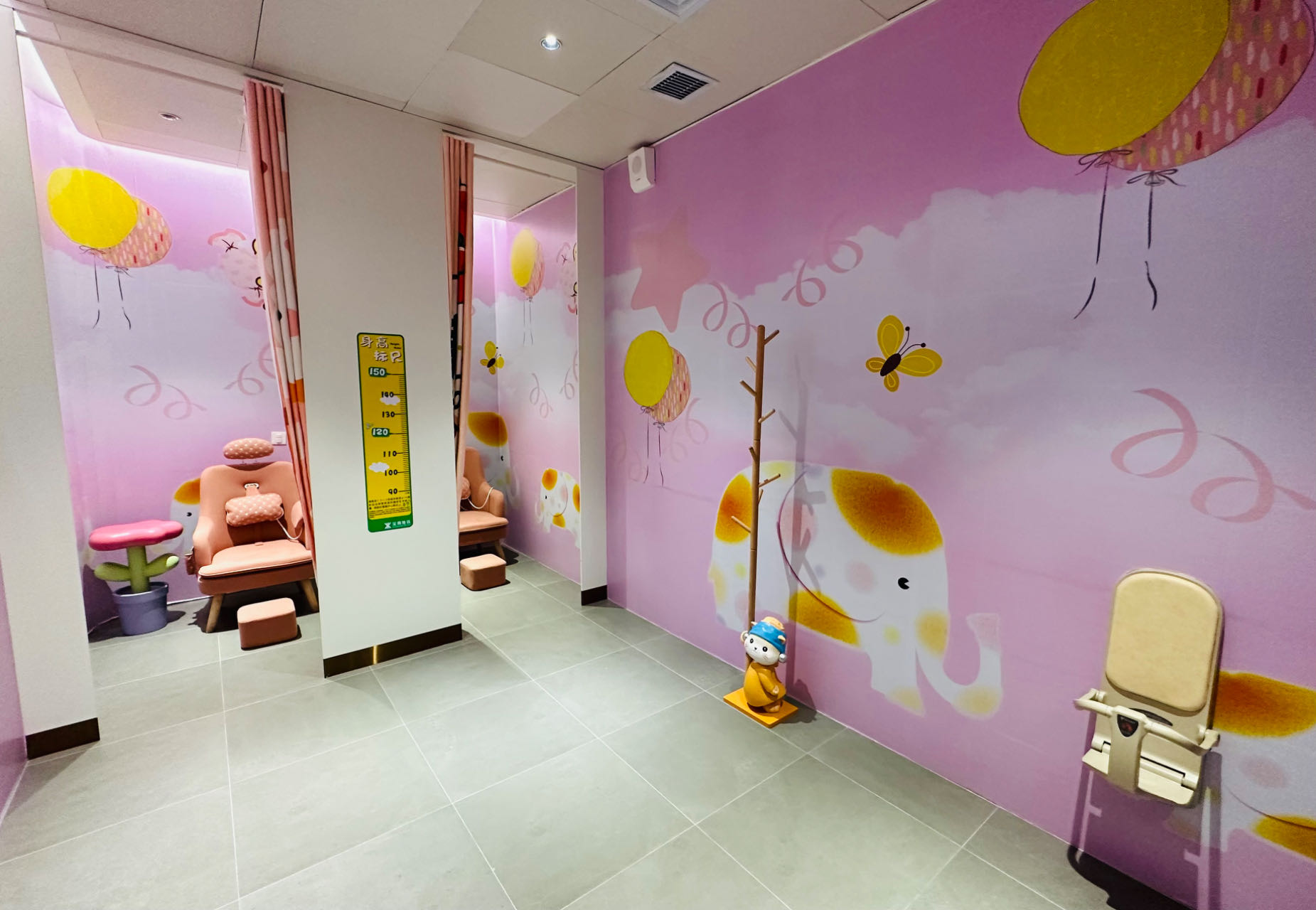 1709899978728080136.jpg 黄木岗枢纽站台母婴室一 .jpg