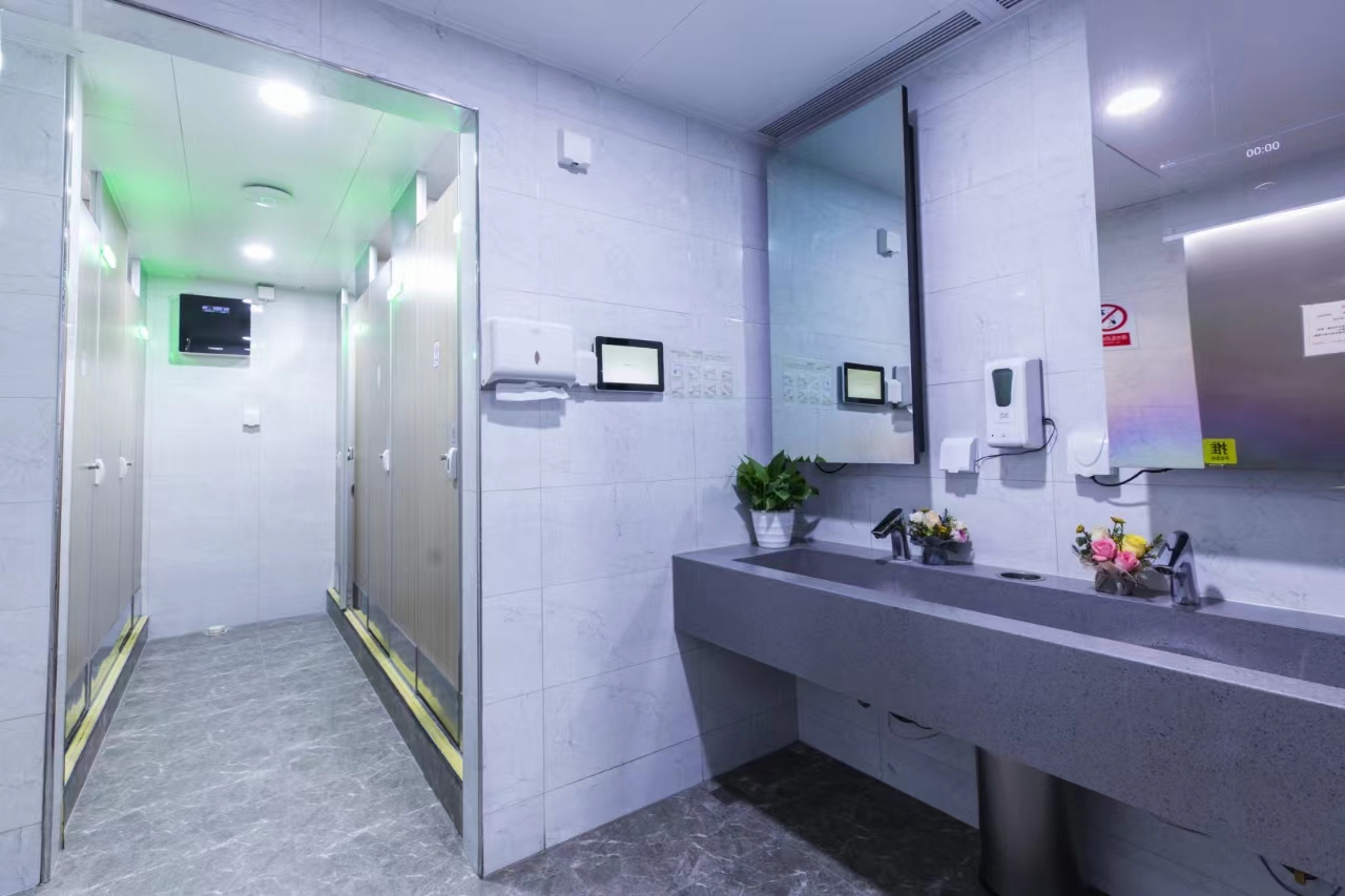 1709901476557057509.jpg 车公庙站公厕环境.jpg