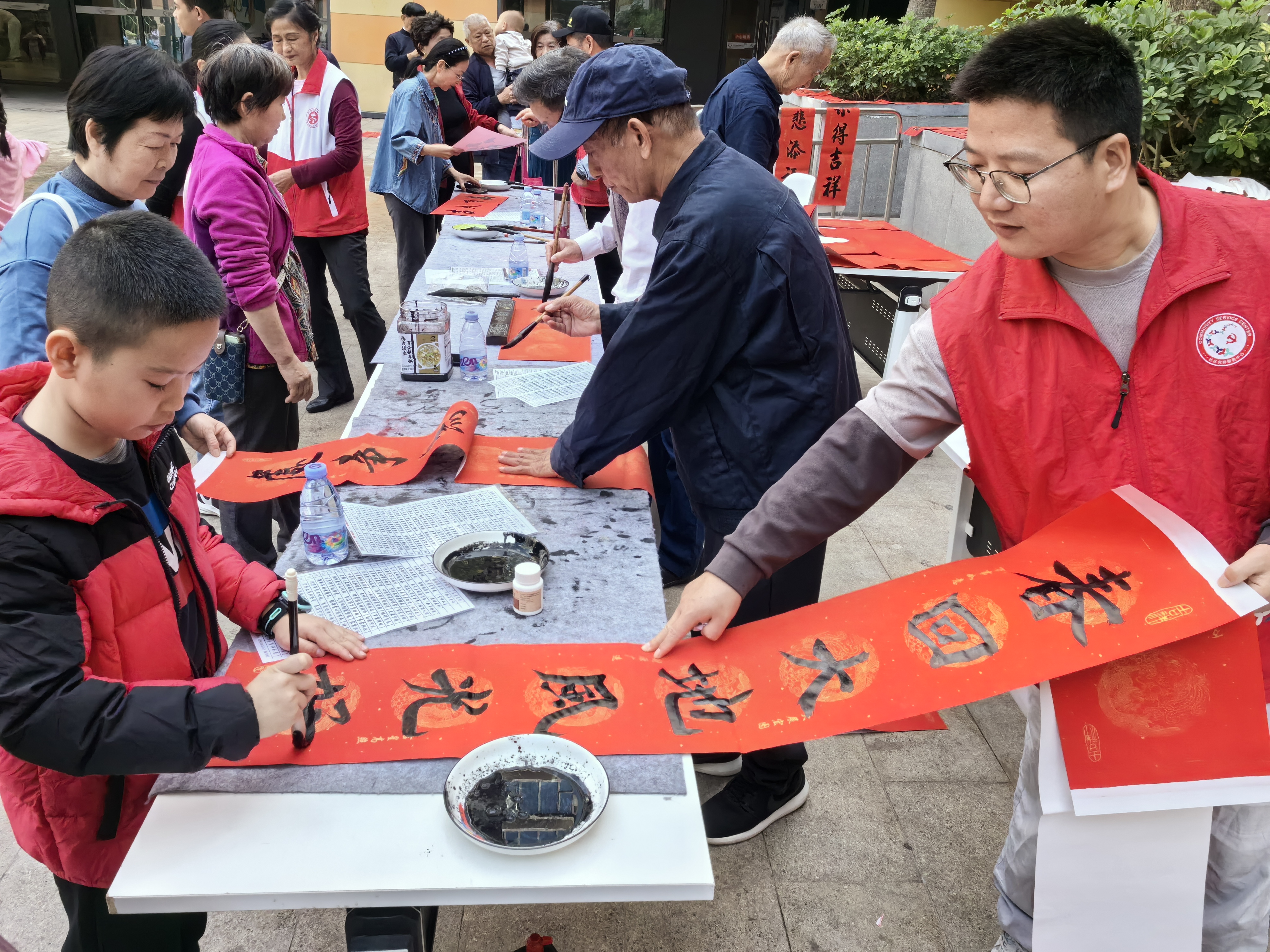 1709901856556068312.jpg 龙瑞佳园项目活动现场照片.jpg